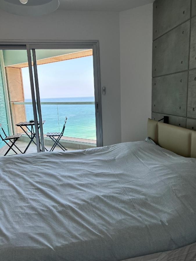 Beachfront Apartment Bat Yam Exterior foto